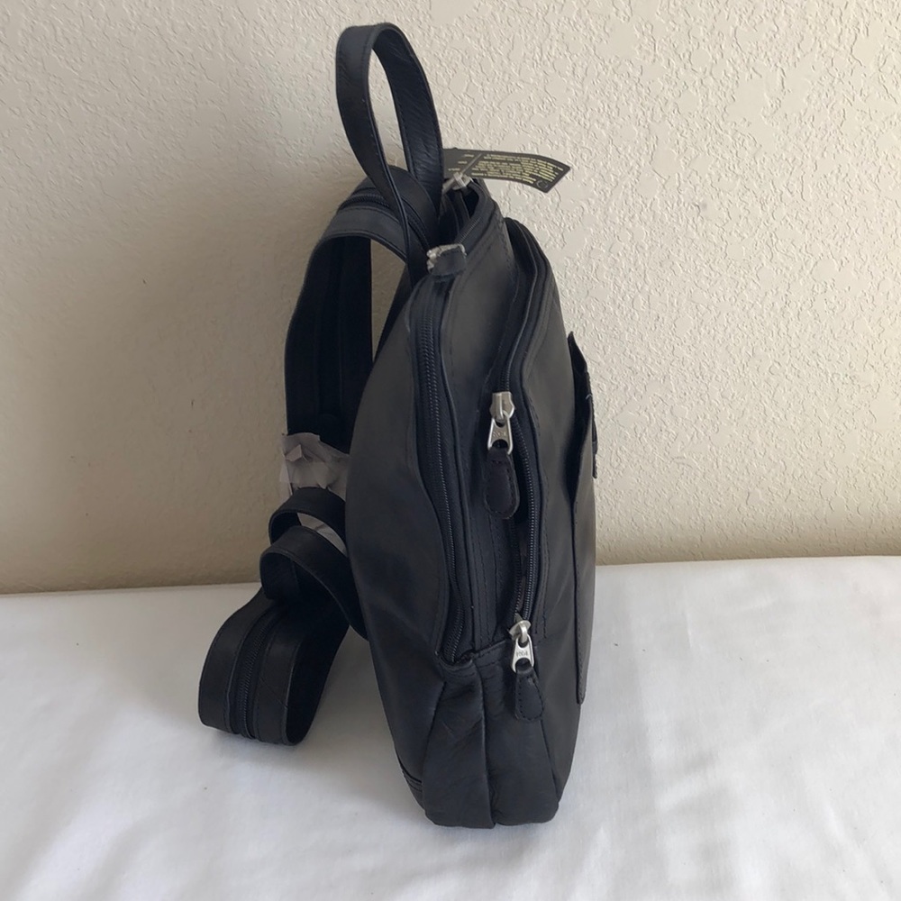 New backpack - Picture 4 of 5